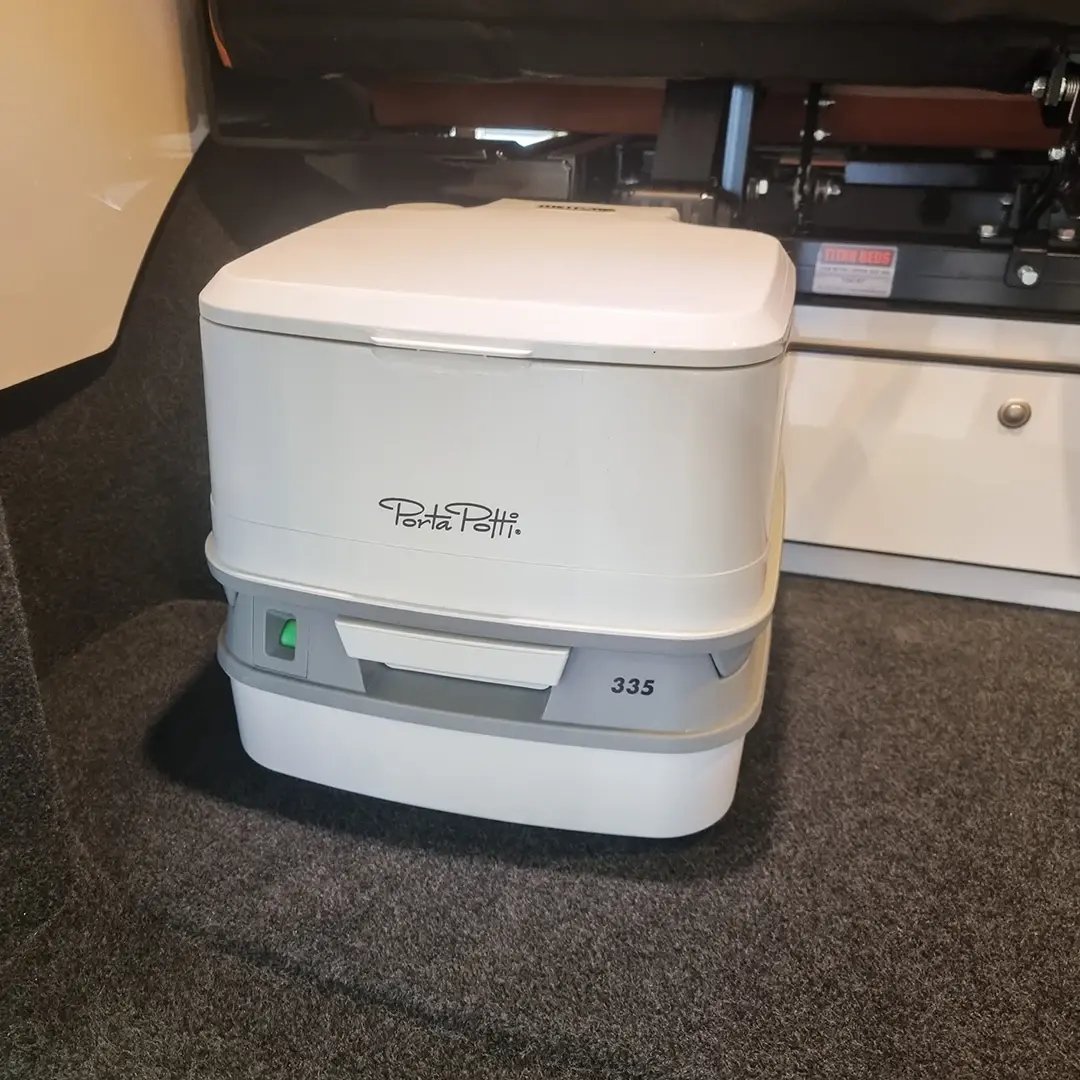 Thetford porta potti 335